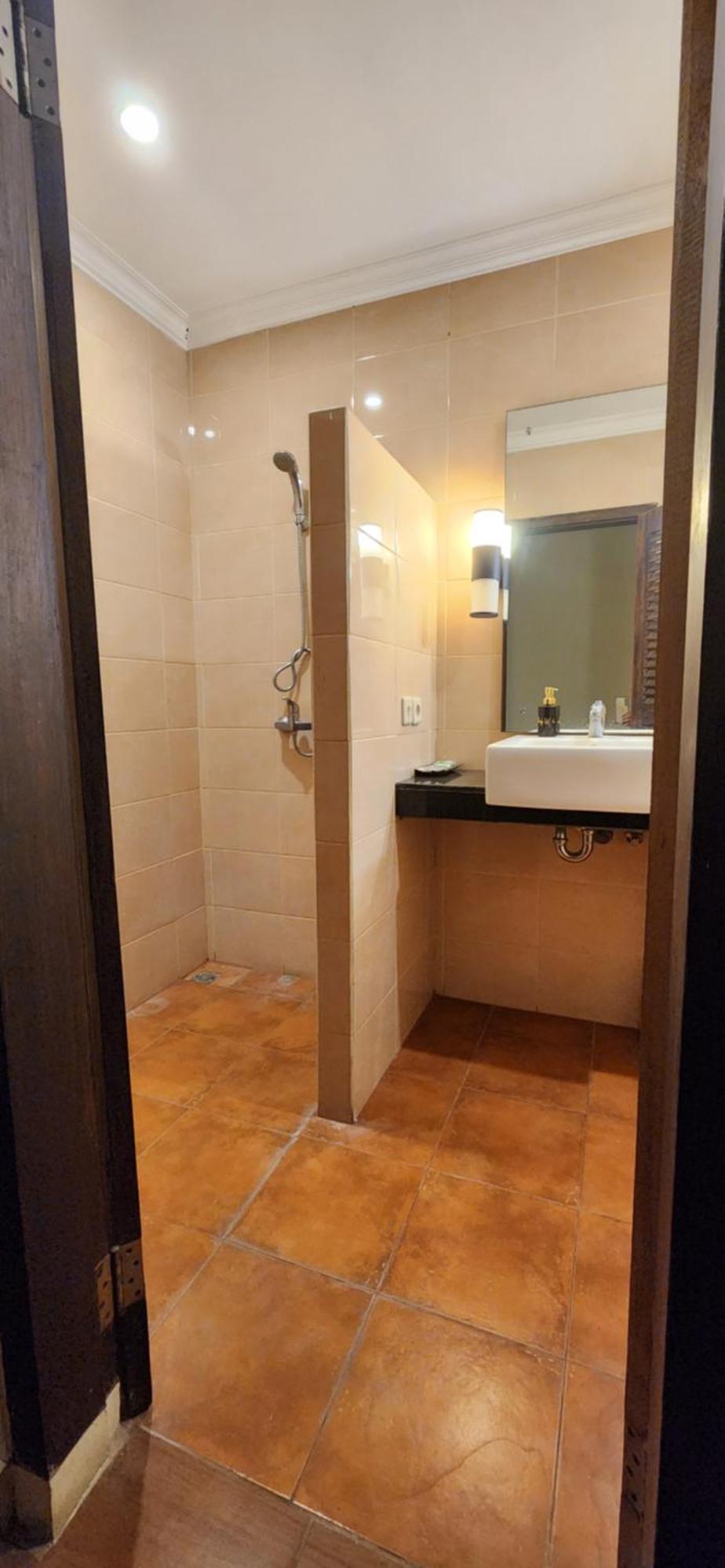 Dalia Budget Hotel Senggigi Exterior foto